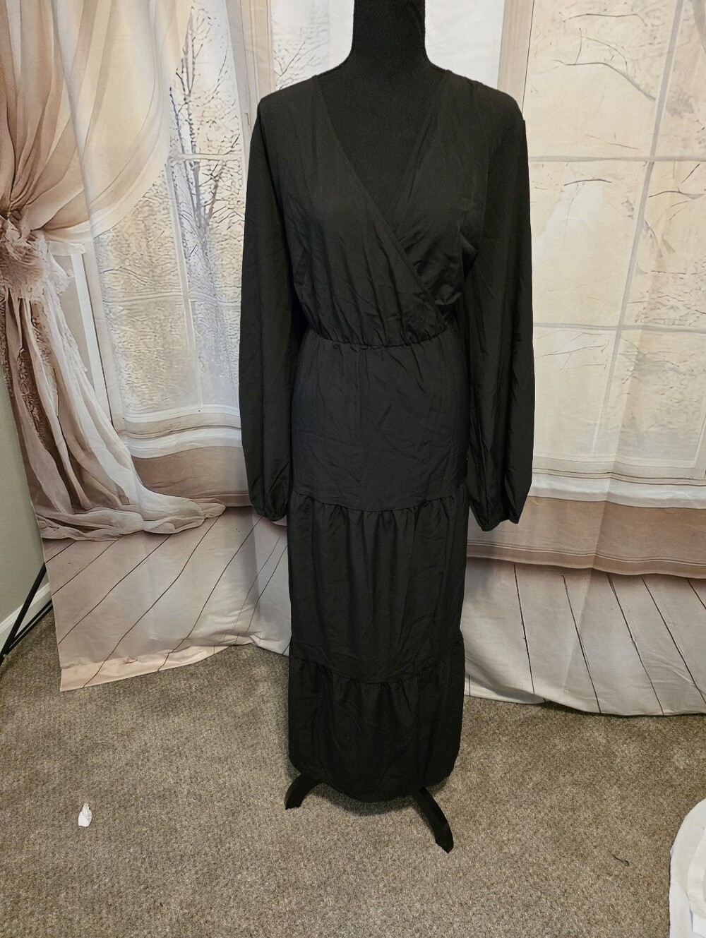 Kohl's Black Long Sleeve Tiered Maxi Dress